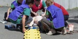 Des étudiants en exercice de simulation